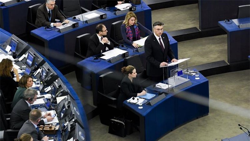 Hrvatska se nije odlučila za bodljikavu žicu na granicama između prijateljskih država i naroda   